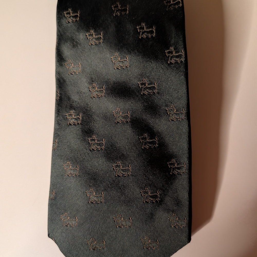 Banana Republic Black Tie with Subtle Pattern